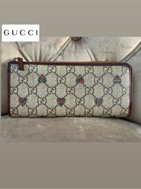 GUCCI GG Supreme Canvas Love Zippy Long Wallet
